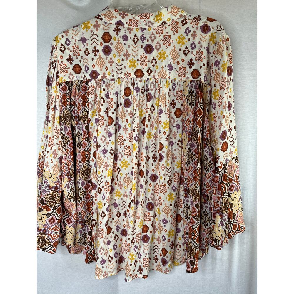 Cato button up long bell sleeved boho flowy print top, size XL, EUC - Picture 9 of 9